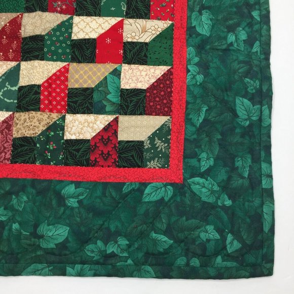 Vintage 90s Hand Made Quilted Christmas Wall Hanging Attic Windows Quilt 18"X18" - Picture 2 of 5